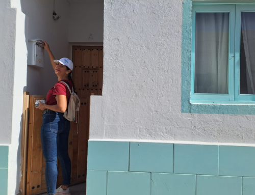 Concluye el puerta a puerta de la Reserva de la Biosfera en Arrecife con el reparto de material sobre la gestión de residuos domésticos